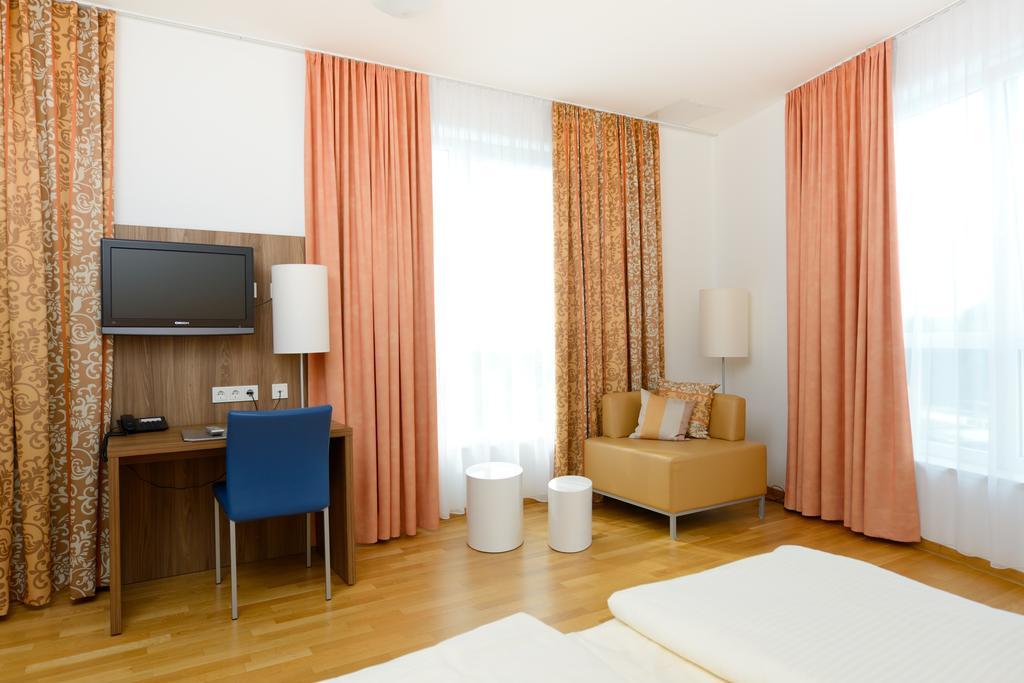 Zar-Hotel Vitalis Regensburg Exteriör bild